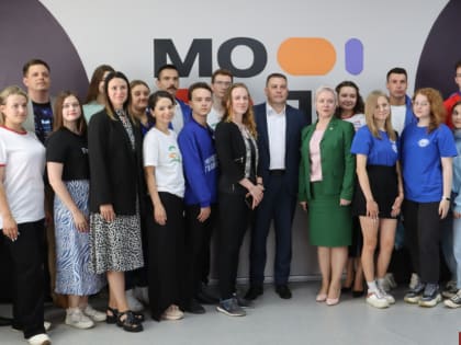 Глава города Дмитрий Наумов провёл встречу с молодёжью в рамках проекта «Диалоги на равных»
