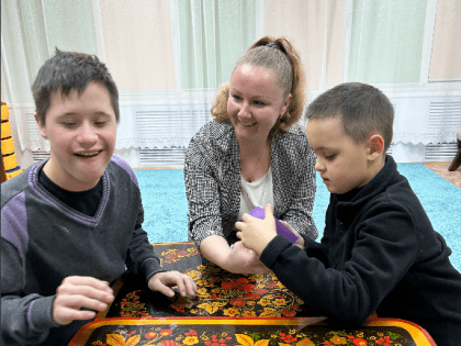 Приглашаем подростков с ОВЗ и их родителей на бесплатный курс по социализации во Владимире