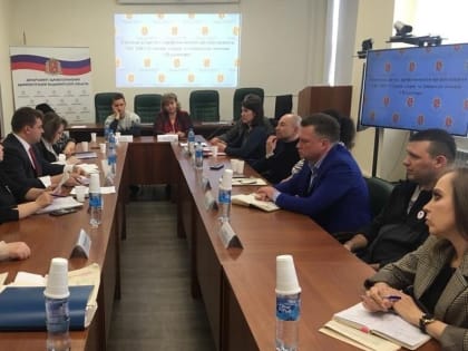 В Облздраве предложили провести комиссию по распределению стимулирующих выплат медикам станции скорой помощи г. Владимира