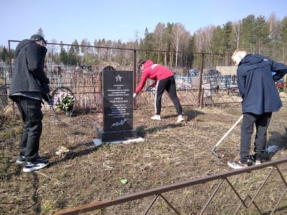 Киржачские волонтеры навели порядок рядом с могилой земляка, погибшего в годы войны