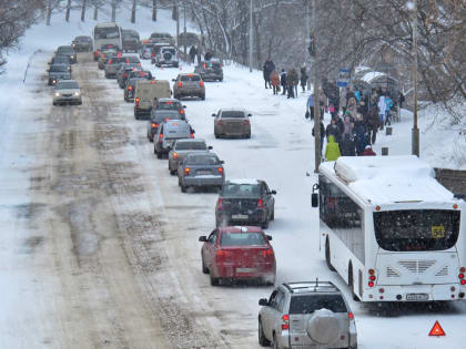 Региональные власти пытаются бороться с систематической проблемой «серых» перевозчиков