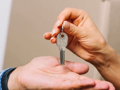 В России предложили давать право на жилье супругам сирот, если те погибнут в СВО