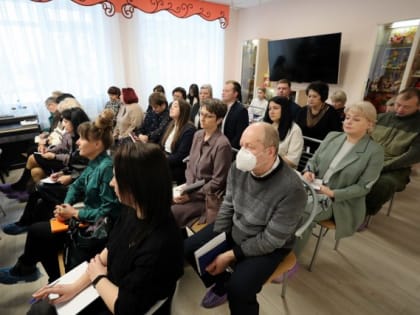 Губернатор Александр Авдеев встретился с родственниками бойцов СВО