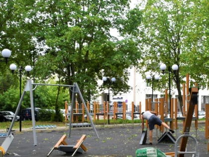 Во Владимире завершается строительство детского городка в Патриотическом сквере