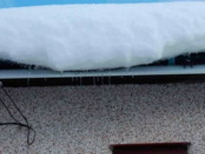 «Владимирэнерго» предупреждает о последствиях при сходе снега с крыш зданий