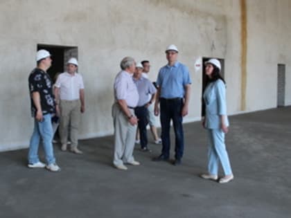 Александр Авдеев проинспектировал ход строительства школы в Коврове