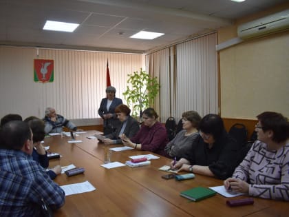 В актовом зале администрации Гусь-Хрустального района состоялось заседание общественного совета