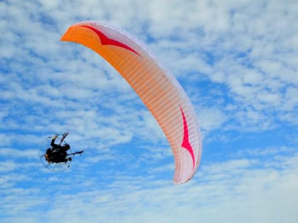 В Хабаровском крае упал мотопараплан, есть жертвы