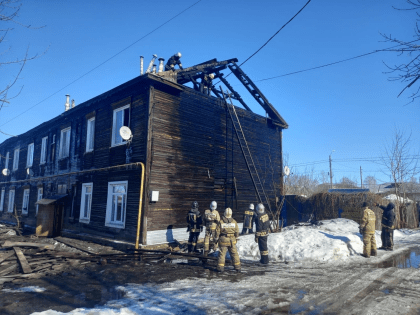 На улице Калинина выгорел двухэтажный деревянный дом