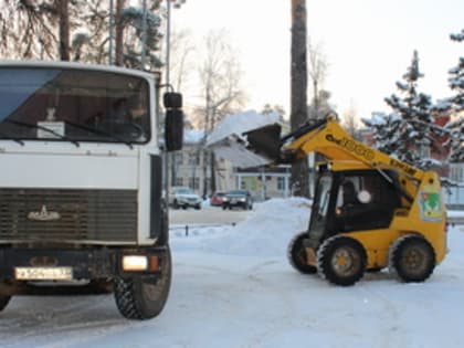 Уборка улично-дорожной сети: продолжается вывоз снега из города