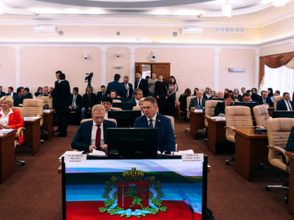 Госдума приняла в работу вторую законодательную инициативу владимирского ЗакСобрания. Такими успехами могут похвастаться далеко не все регионы