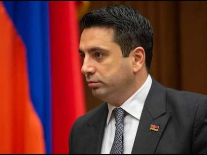 Спикер Симонян заявил о продолжении Арменией консультации с РФ по статуту МУС