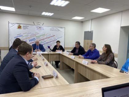 «Кандидаты подобрались очень специфические»: в общественной палате Владимирской области обсудили выборы президента РФ