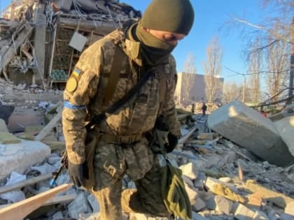 Местный житель Артемовска рассказал, что у города лежат десятки тел бойцов ВСУ