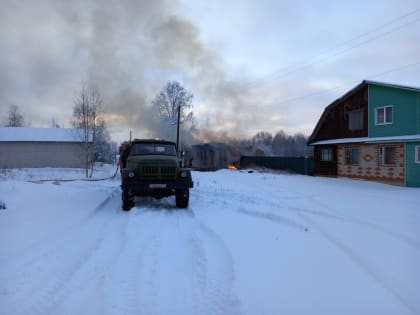 В Муромском районе в деревне Вареж полностью выгорел участок с жилым домом и хоз. постройкой