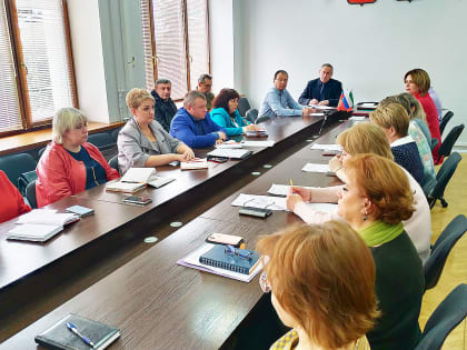 Подрядчик зашел в парк