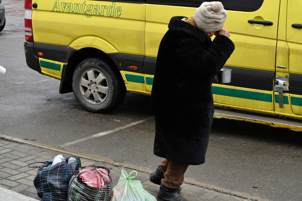 Украинцев выселили. Украинские беженцы в Британии. Бездомные украинские беженцы в Британии.