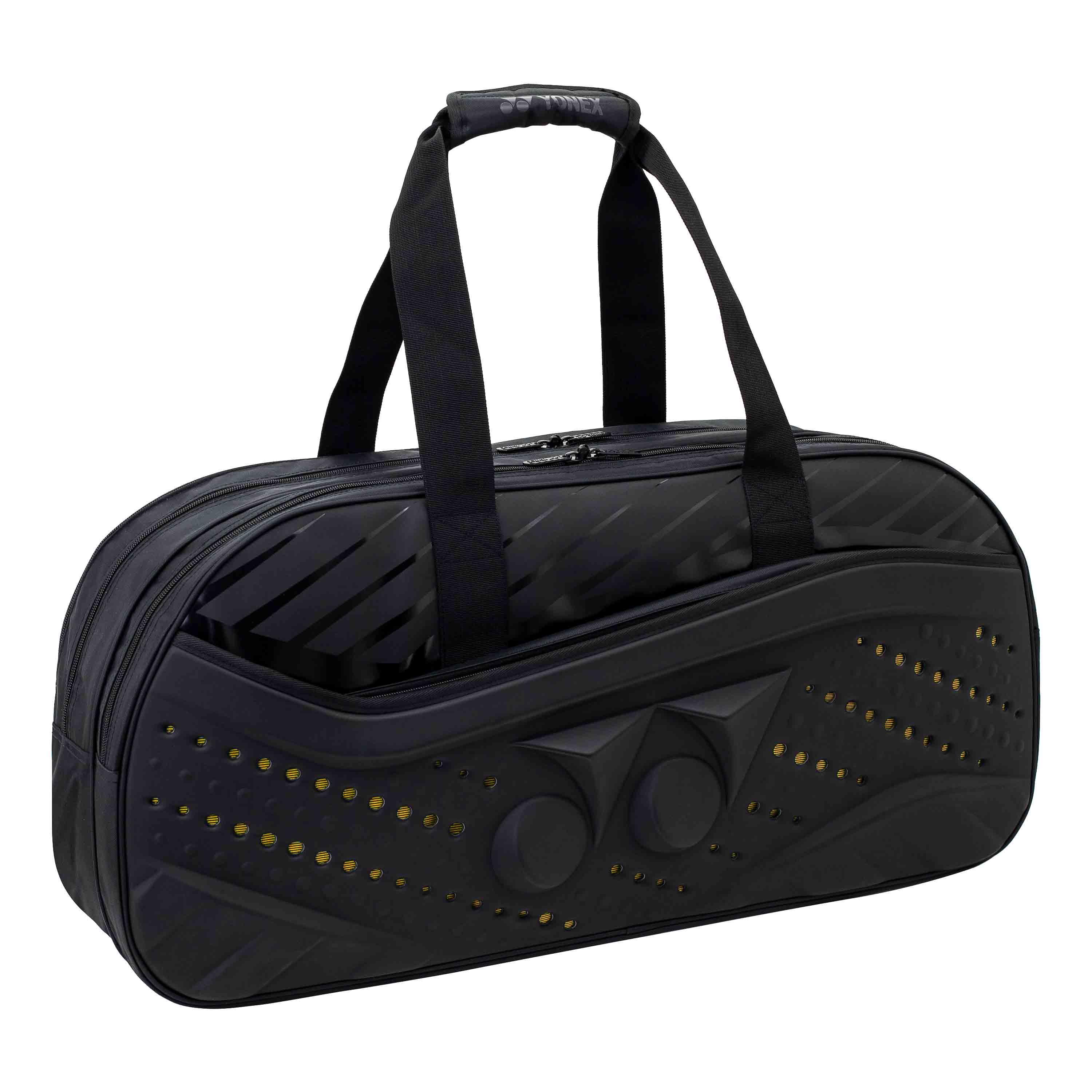 YONEX pro performance バッグ ブラック Yonex Pro Backpack Racquet Bag Medium (Black) | RacquetGuys