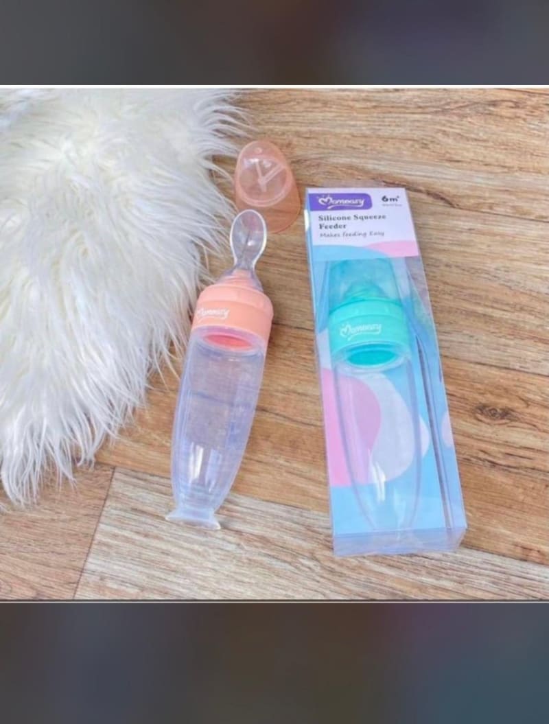 Silicone squeeze feeder