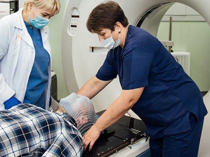 В центре Мешалкина 77-летнего пациента избавили от запущенного рака кожи