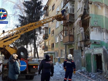 Расходятся плиты уцелевших подъездов в доме на Линейной в Новосибирске