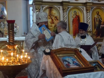 Архиерейская Литургия в Троицком собре р. п. Ордынское в день памяти прп. Серафима Саровского (видео)