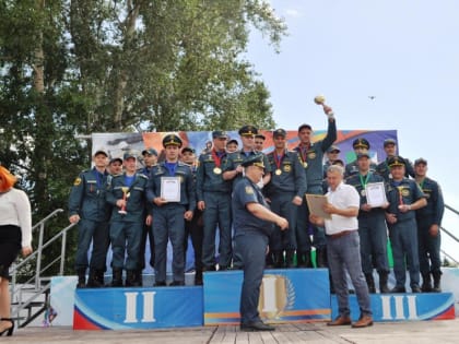 Команда Бердска стала победителем в пожарно-спасательном кроссфите