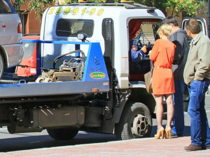 У жилого дома на Красном проспекте после 20 июня запретят парковку