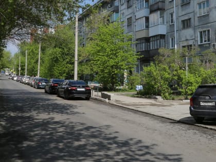 Сразу три улицы ремонтируют в Калининском районе