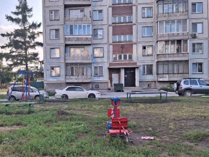 Одну детскую площадку на Шлюзе придётся перенести
