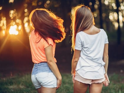 Сбежавших из новосибирского летнего лагеря девушек нашли через сутки живыми