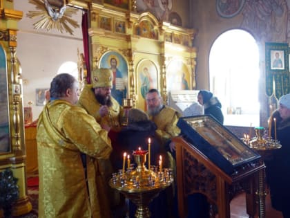 Архиерейская Литургия  в храме  с. Чингиссы в Неделю о блудном сыне