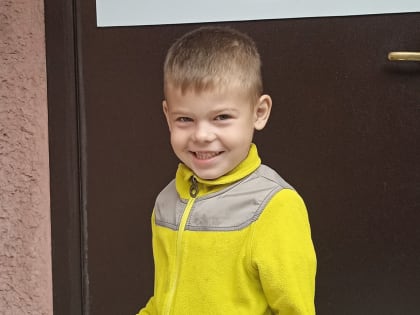 Пятилетнему мальчику, страдающему аутизмом, требуется курсовое лечение