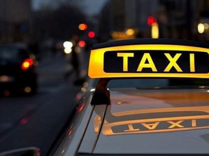 Таксист присвоил чужой телефон и попал в полицию в Новосибирске