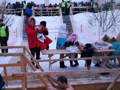 Пожилой женщине стало плохо после купели в Новосибирске