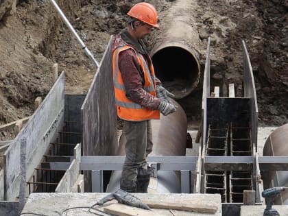 Коммунальная авария сузила на десять метров улицу Немировича-Данченко