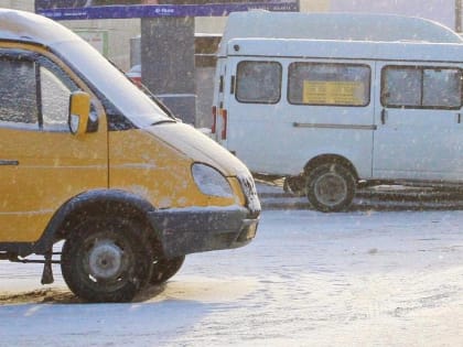 Маршрутку №48 пустили в объезд перекрытого участка улицы Крылова