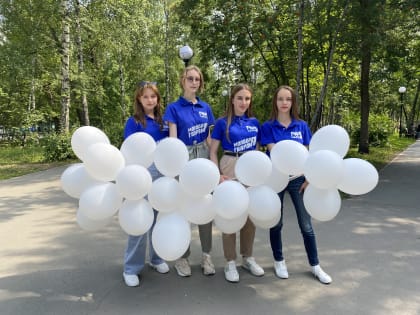 Молодогвардейцы Новосибирской области почтили память детей, погибших за время вооруженного конфликта на Донбассе