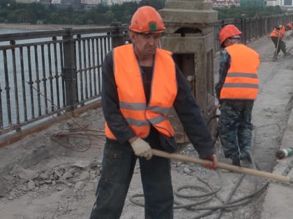 Чугунные перила Октябрьского моста восстановят в первозданном виде