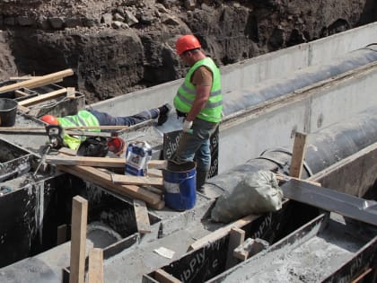 Сузили перекрёсток на Серебренниковской и улицу Тюленина