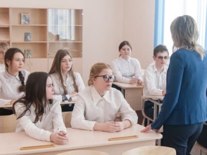 Пять человек на место: «Земский учитель» решает кадровый вопрос в Новосибирской области