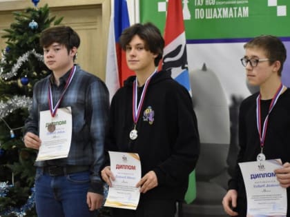 Спортсмен и тренер из Кольцово стали победителями регионального турнира по быстрым шахматам