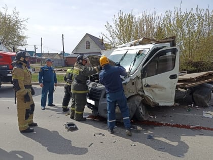 30 летний водитель «Тойоты», врезавшейся в грузовик в Бердске, оказался пьян