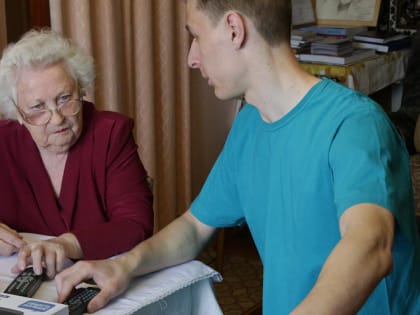 Не бросят в беде: как работают с одинокими стариками в Новосибирске