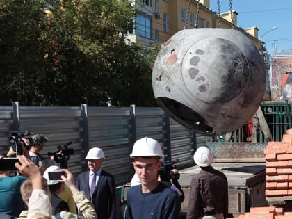 Космический аппарат стал первым экспонатом дома Кондратюка в Новосибирске