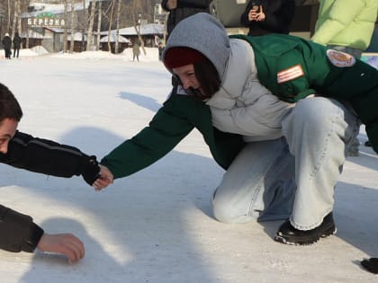 Снежки и&nbsp;канат помогли определить победителя спартакиады в&nbsp;Берёзовой роще