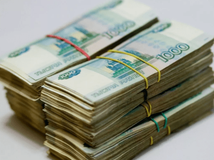 Минимальный размер оплаты труда в России вырос на  850 рублей