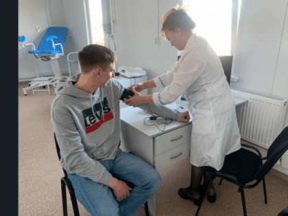 Жителям села Крещенское в Новосибирской области начали оказывать медпомощь в новом ФАПе по нацпроекту