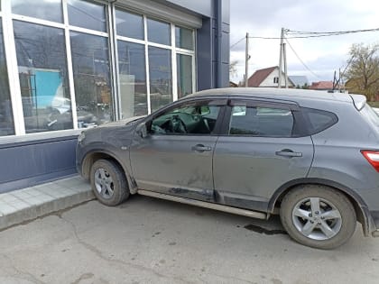 Вёл себя агрессивно и не реагировал на требования сотрудников полиции водитель «Ниссана» в Бердске