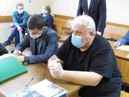 Известного адвоката Юрия Миронова в Бердске за мошенничество приговорили к 3 годам условного лишения свободы
